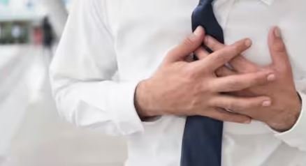 ਬਿਮਾਰ ਹੋਣ 'ਤੇ 'ਦਿਲ' ਦਿੰਦਾ ਇਹ 6 ਖਤਰਨਾਕ ਸੰਕੇਤ, ਨਜ਼ਰਅੰਦਾਜ਼ ਕਰਨਾ ਮੌਤ ਨੂੰ ਬੁਲਾਵਾ; ਜਾਣੋ ਕਦੋਂ ਲੈਣੀ ਚਾਹੀਦੀ ਡਾਕਟਰੀ ਸਲਾਹ...?