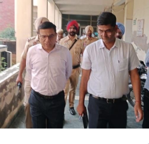 ਪਟਿਆਲਾ ਡਵੀਜ਼ਨ ਦੇ ਕਮਿਸ਼ਨਰ ਵਿਨੈ ਬੁਬਲਾਨੀ ਵੱਲੋਂ ਰਾਜਪੁਰਾ ਵਿਖੇ ਐਸ.ਡੀ.ਐਮ ਤੇ ਤਹਿਸੀਲਦਾਰ ਦਫ਼ਤਰਾਂ ਦਾ ਅਚਨਚੇਤ ਨਿਰੀਖਣ